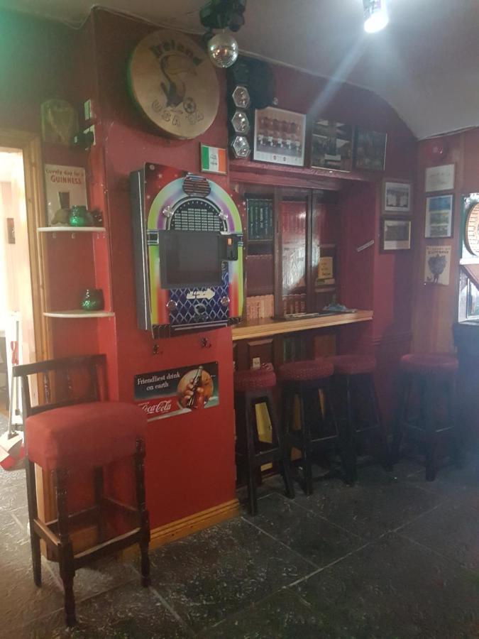 Hotel O'Loughlin'S Bar Milltown Malbay Exterior foto